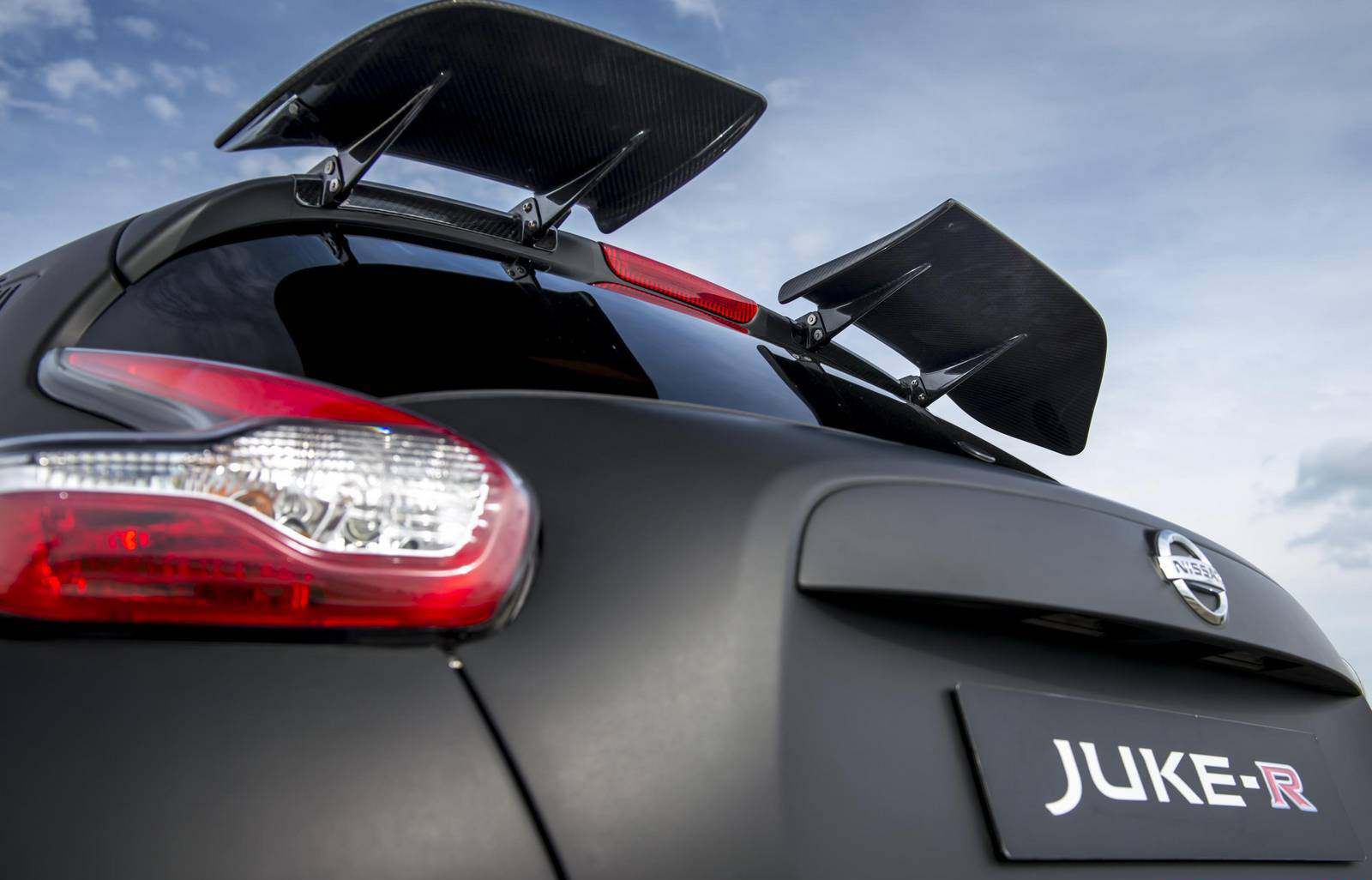 Nissan представил 600-сильный Juke-R 2.0 Concept